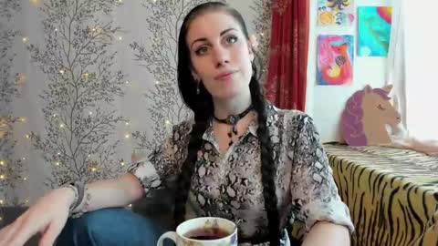 Mary Lou online show from 02-02-25, 05:42