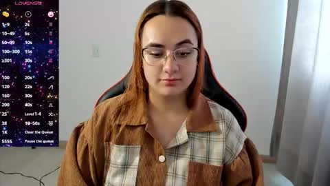 Dulce Maria online show from 10-29-25, 03:14