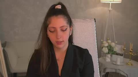 Snapshot of marymillerr chatting on 07-03-26, 12:33 Mary Miller online show from 07-03-26, 12:33