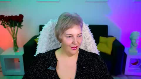 Snapshot of marymogan chatting on 11-17-25, 04:51 marymogan online show from 11-17-25, 04:51