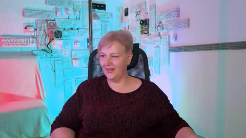 Snapshot of marymogan chatting on 11-26-25, 03:13 marymogan online show from 11-26-25, 03:13