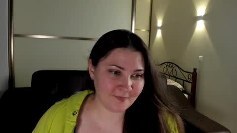 Snapshot of maryswon chatting on 02-11-25, 06:44 Mary online show from 02-11-25, 06:44