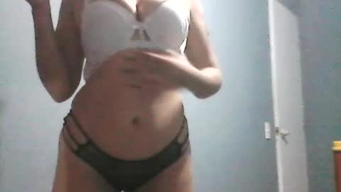 Snapshot of maryyjanne68 chatting on 06-22-26, 11:02 maryyjanne68 online show from 06-22-26, 11:02