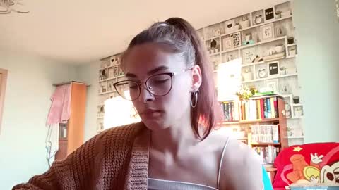 Kelly online show from 04-06-26, 09:10