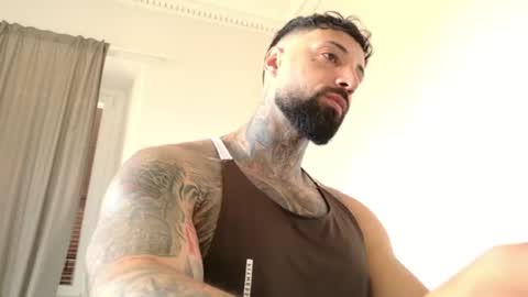 Snapshot of masculineguy69 chatting on 06-10-26, 12:04 masculineguy69 online show from 06-10-26, 12:04