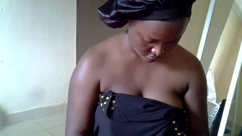 Snapshot of maseratty chatting on 07-10-26, 08:50 Cate online show from 07-10-26, 08:50