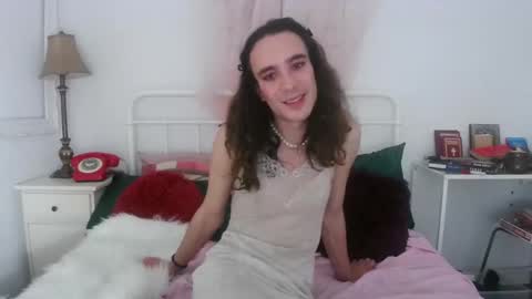 Snapshot of masharose chatting on 10-21-25, 12:33 masharose online show from 10-21-25, 12:33