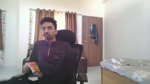 maskboyz2003 online show from 01-04-25, 08:28