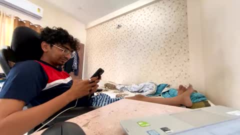 maskboyz2003 online show from 10-23-25, 04:12