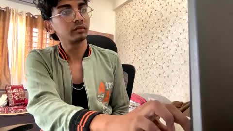 maskboyz2003 online show from 11-25-25, 04:01