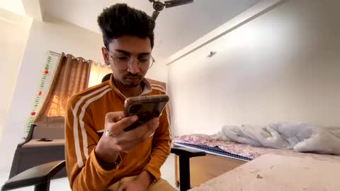 Mask Boy online show from 12-18-24, 04:31