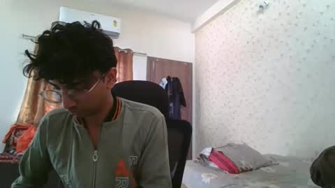 Mask Boy online show from 11-24-25, 04:23