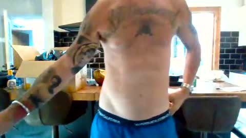 Snapshot of masked_masturbation_couple chatting on 07-18-26, 07:56 Masked Masturbation Couple online show from 07-18-26, 07:56