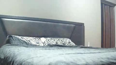 Snapshot of maskedfoxie chatting on 06-06-26, 06:34 maskedfoxie online show from 06-06-26, 06:34