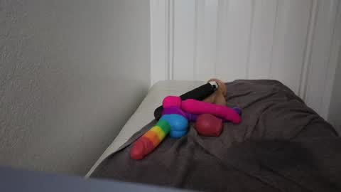 maskedmilf822397 online show from 05-17-26, 07:32