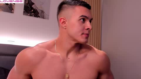 Snapshot of mason_bennet chatting on 09-19-25, 03:52 Mason Bennet online show from 09-19-25, 03:52