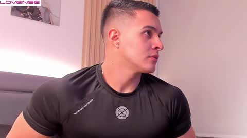 Snapshot of mason_bennet chatting on 12-18-25, 09:21 Mason Bennet online show from 12-18-25, 09:21