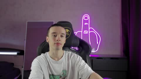 Snapshot of mason_warhol chatting on 01-09-25, 05:43 Mason online show from 01-09-25, 05:43