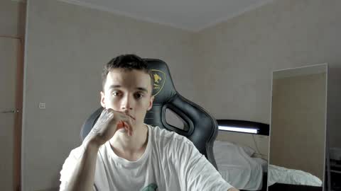 Snapshot of mason_warhol chatting on 03-01-25, 07:48 Mason online show from 03-01-25, 07:48