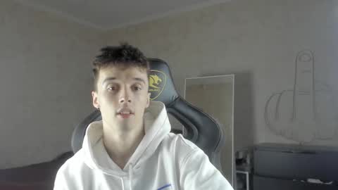 Snapshot of mason_warhol chatting on 10-02-25, 04:03 Mason online show from 10-02-25, 04:03