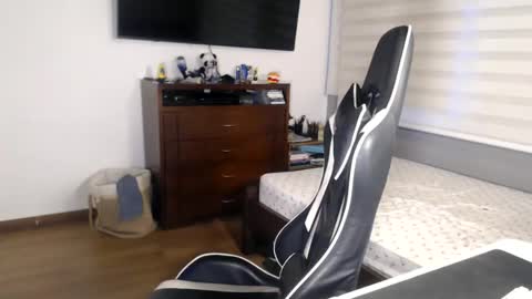 Snapshot of massimo_santino chatting on 06-05-26, 11:10 Massimo Santino online show from 06-05-26, 11:10