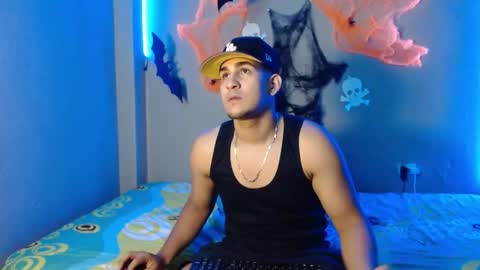 Snapshot of massimo_vidal chatting on 10-25-25, 05:19 massimo_vidal online show from 10-25-25, 05:19