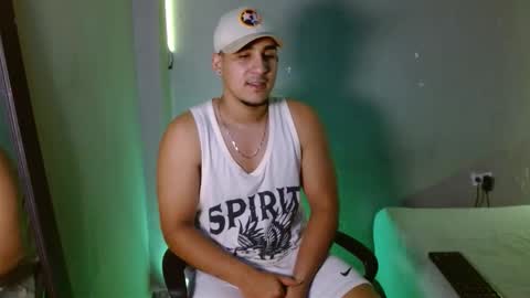 Snapshot of massimo_vidal chatting on 12-14-25, 01:11 massimo_vidal online show from 12-14-25, 01:11