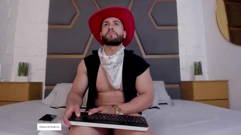 Snapshot of massimofiore_ chatting on 12-23-25, 03:37 Massimo online show from 12-23-25, 03:37