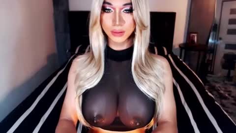 Snapshot of massivecockxmistress chatting on 09-13-25, 07:02 Aica online show from 09-13-25, 07:02