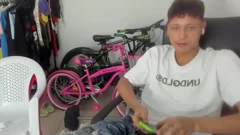 Snapshot of master_billy1 chatting on 05-03-26, 06:19 master_billy1 online show from 05-03-26, 06:19