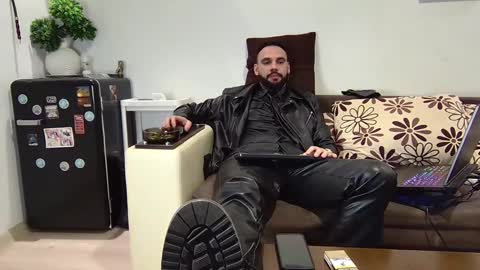 Snapshot of master_roberto333 chatting on 01-06-25, 08:50 SIR online show from 01-06-25, 08:50