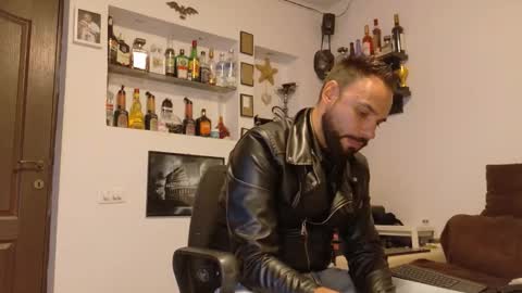 Snapshot of master_roberto333 chatting on 10-05-25, 04:16 SIR online show from 10-05-25, 04:16