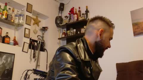 Snapshot of master_roberto333 chatting on 10-11-25, 05:22 SIR online show from 10-11-25, 05:22