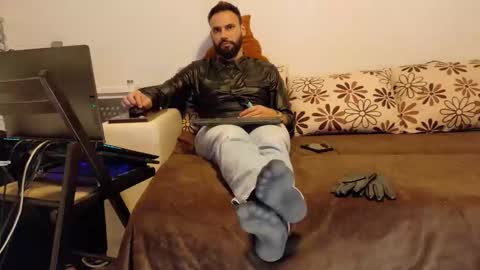 Snapshot of master_roberto333 chatting on 11-01-25, 11:29 SIR online show from 11-01-25, 11:29