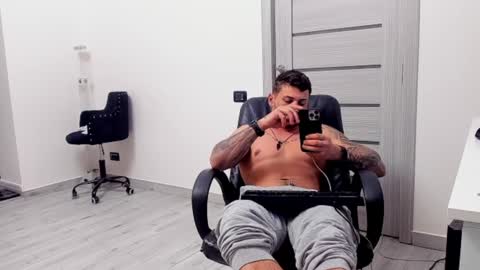 Snapshot of masterchris12 chatting on 12-04-24, 11:46 masterchris12 online show from 12-04-24, 11:46