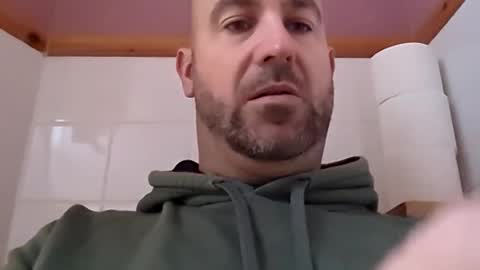 Snapshot of masterclass69er chatting on 12-04-24, 08:45 Bob online show from 12-04-24, 08:45