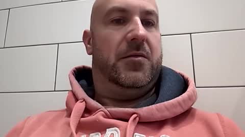 Snapshot of masterclass69er chatting on 11-22-25, 02:38 Bob online show from 11-22-25, 02:38