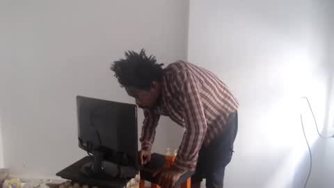 Snapshot of masterdomfuck chatting on 03-26-26, 03:06 Masterdomfuck online show from 03-26-26, 03:06