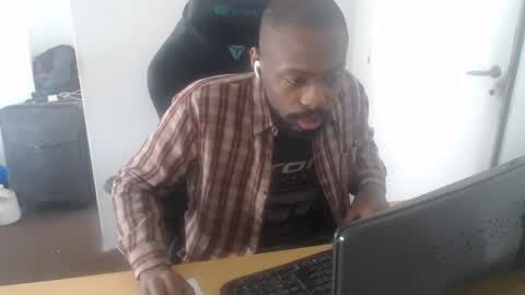 Snapshot of masterdomfuck chatting on 05-30-26, 04:37 Masterdomfuck online show from 05-30-26, 04:37