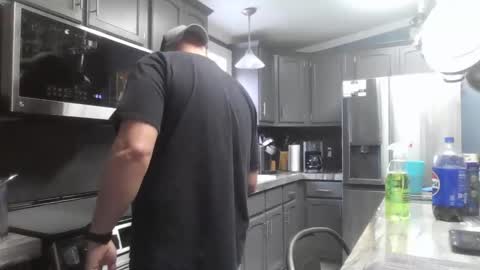 Snapshot of masterdurt chatting on 02-05-25, 06:15 The Big Duurty online show from 02-05-25, 06:15