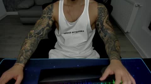 Snapshot of masterkingmuscle chatting on 01-24-25, 11:02 masterkingmuscle online show from 01-24-25, 11:02