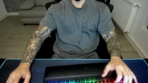 Snapshot of masterkingmuscle chatting on 01-28-25, 10:34 masterkingmuscle online show from 01-28-25, 10:34