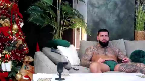 Snapshot of masterkingofmuscle chatting on 12-17-25, 09:54 masterkingofmuscle online show from 12-17-25, 09:54