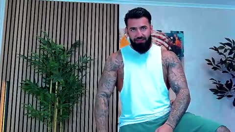 Snapshot of masterkingofmuscle chatting on 05-08-26, 07:25 masterkingofmuscle online show from 05-08-26, 07:25