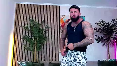 Snapshot of masterkingofmuscle chatting on 05-18-26, 08:14 masterkingofmuscle online show from 05-18-26, 08:14