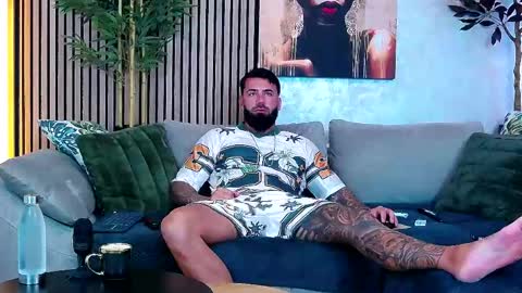 Snapshot of masterkingofmuscle chatting on 06-01-26, 07:43 masterkingofmuscle online show from 06-01-26, 07:43