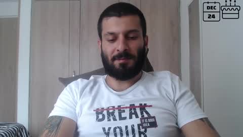 Snapshot of masterofinfatuation chatting on 12-17-24, 04:21   online show from 12-17-24, 04:21