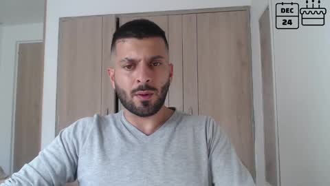 Snapshot of masterofinfatuation chatting on 12-19-24, 08:23   online show from 12-19-24, 08:23