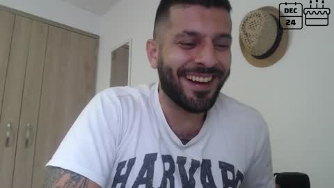 Snapshot of masterofinfatuation chatting on 12-21-24, 10:40   online show from 12-21-24, 10:40