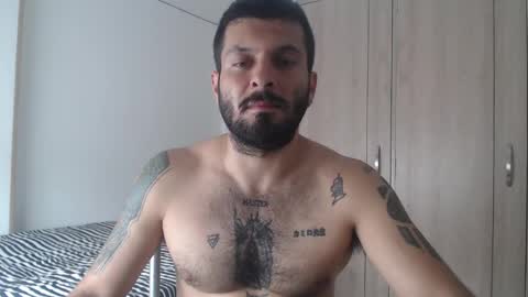 Snapshot of masterofinfatuation chatting on 01-11-25, 08:10   online show from 01-11-25, 08:10